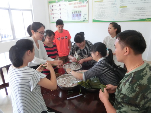 陳志雄：永安分公司團委開展“慶端午、齊包粽”主題活動2.jpg