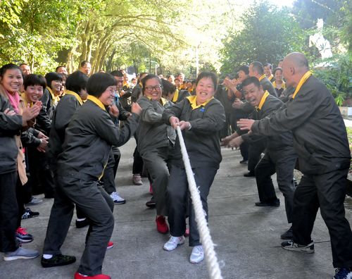 陳宏金：永春分公司開展迎新年拔河比賽。2[2].jpg