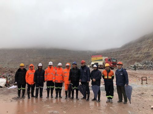 劉亞東、邱志峰-富興建設(shè)上杭分公司膠狀乳化炸藥混裝車項(xiàng)目正式投產(chǎn).jpg