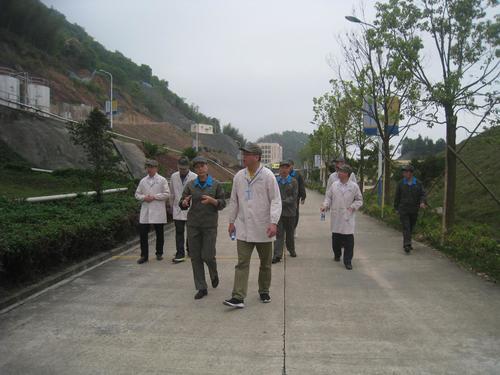 雷韜：省工信廳裝備工業(yè)處蒞臨?？讫垘r分公司進(jìn)行民爆行業(yè)安全生產(chǎn)督查和反恐防范專(zhuān)項(xiàng)檢查1.jpg