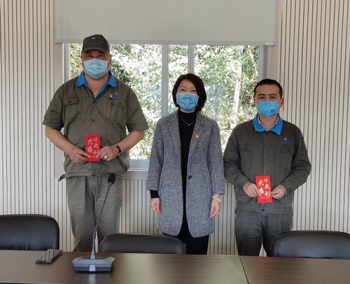 余欽華慰問永春先進(jìn)個人_調(diào)整大小.jpg