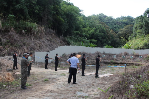 （建議采用）永安分公司賴寶祿：保衛(wèi)部隊員在進(jìn)行實彈射擊訓(xùn)練_調(diào)整大小.JPG