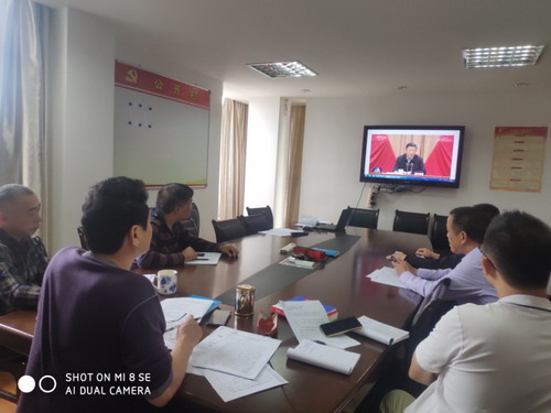 學(xué)習(xí)習(xí)近�?0�?0日在中青年干部培訓(xùn)班開班儀式上的重要講話精神_調(diào)整大小.jpg