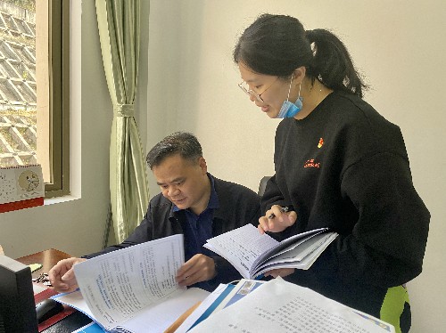 吳瑤：公司法律事務(wù)部部長巫智寧一行到龍巖分公司開展法治建設(shè)第一責任人檢查~1.jpg