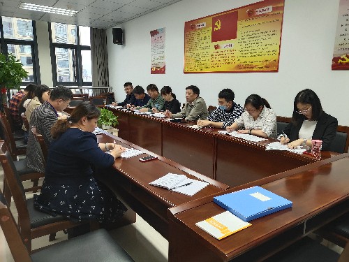 ?？乒军h委委員、副總經(jīng)理張賢鋒一行到省民爆公司開�?020年度全面從嚴(yán)治黨等工作督導(dǎo)檢查~1.jpg