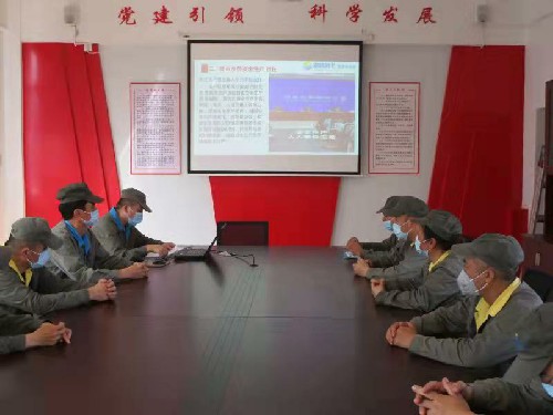 林峰：龍巖分公司《安全生產(chǎn)法》培訓(xùn)走進(jìn)“車間、班組”一�?1)~1.jpg