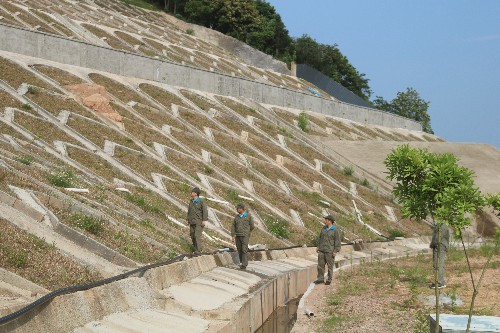 龍巖分公�?戚永�?“龍舟水”攜雨襲來，海峽科化龍巖分公司防控結(jié)合全力做好防汛備汛工作~1.jpg