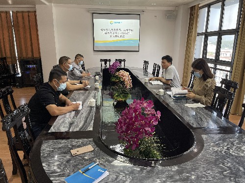 海峽科化公司黨委委員、紀(jì)委書記何浦寨對日升公司領(lǐng)導(dǎo)班子進(jìn)行集體廉政談�?~1.jpg