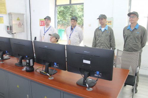 格式工廠(chǎng)福安胡廷淦：圖為張賢鋒到福安分公司開(kāi)展檢查�?2).jpg